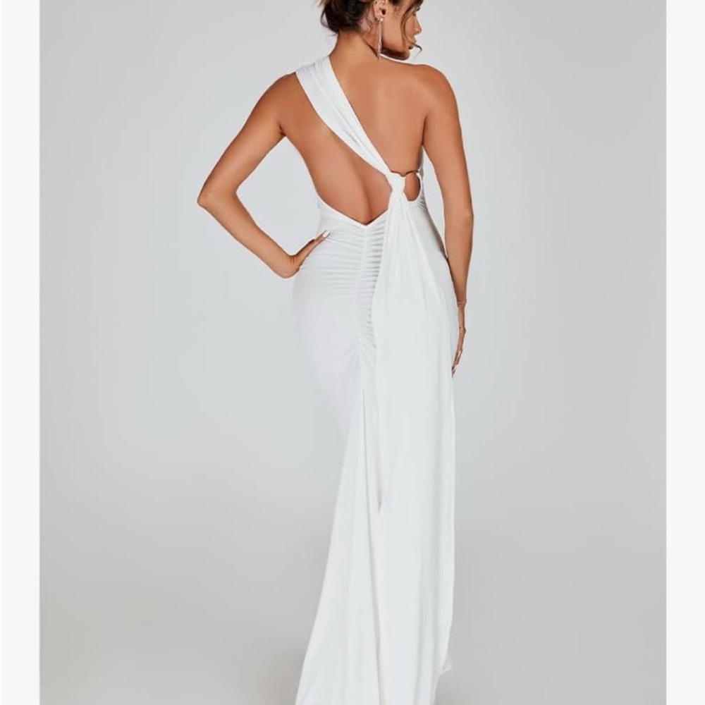 Elegant White One-Shoulder Dress
